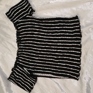 Soft stretchy shirt black and white